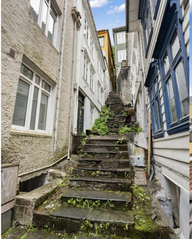 New In Historical Street * Bergen